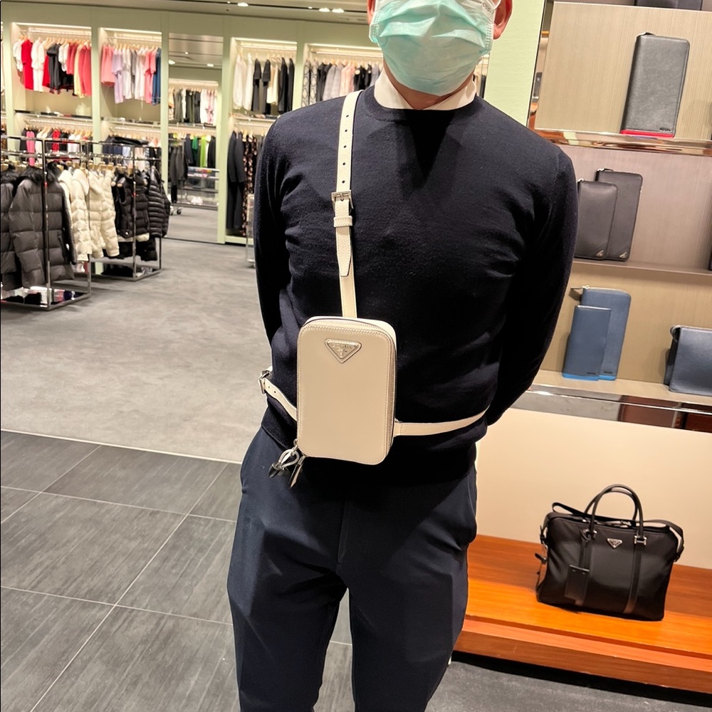 Beautiful Authentic Prada unisex bag BRAND NEW - Picture 4 of 12